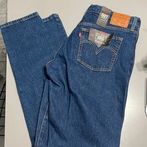 Women’s Levi’s skinny jeans